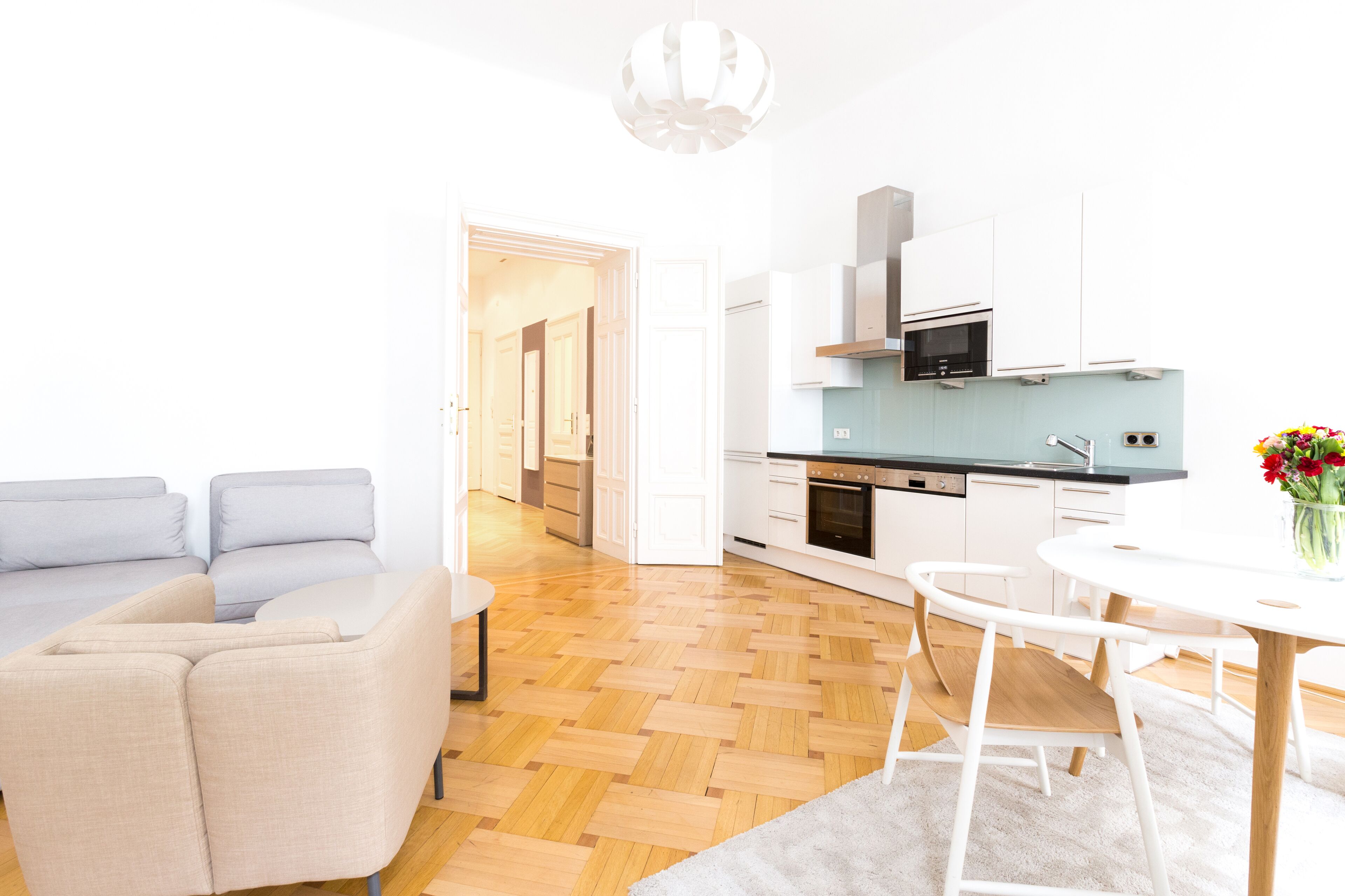 Superior-Apartment, 2 Schlafzimmer (14, incl. cleaning fee 50 EUR) | Wohnzimmer | 40-Zoll-Smart-TV mit Kabelempfang, Fernseher