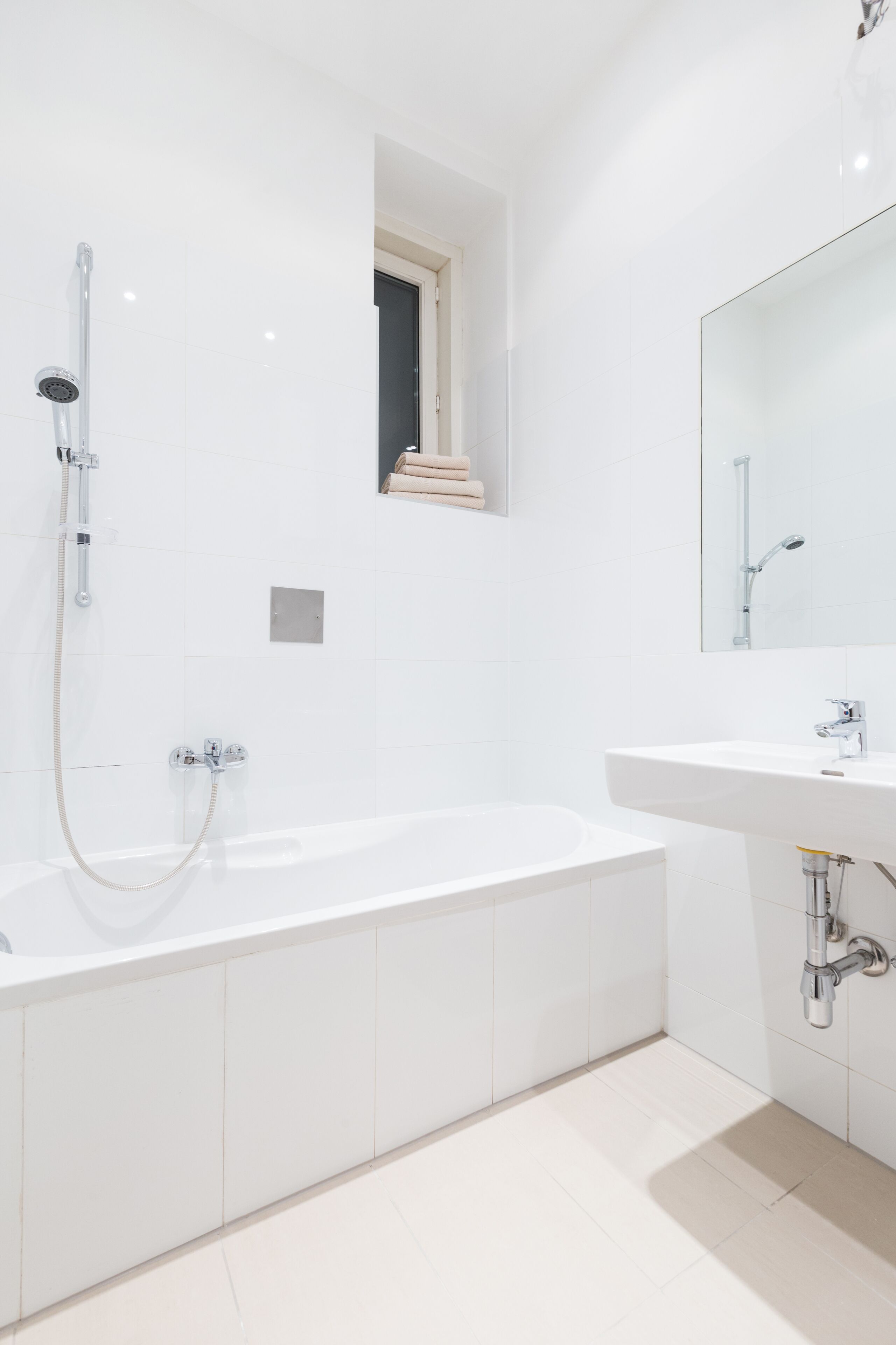 Căn hộ Superior, 1 phòng ngủ (18, incl. cleaning fee 48 EUR) | Phòng tắm | Vòi sen/bồn tắm kết hợp, máy sấy tóc, khăn tắm, xà phòng 