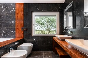 Junior Suite, Jetted Tub | Bathroom | Free toiletries, hair dryer, bidet, towels - Casa Tua Spa Resort (Porto Recanati)
