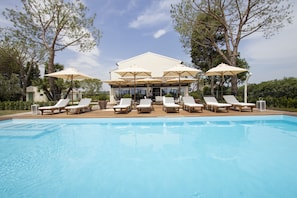 Seasonal outdoor pool