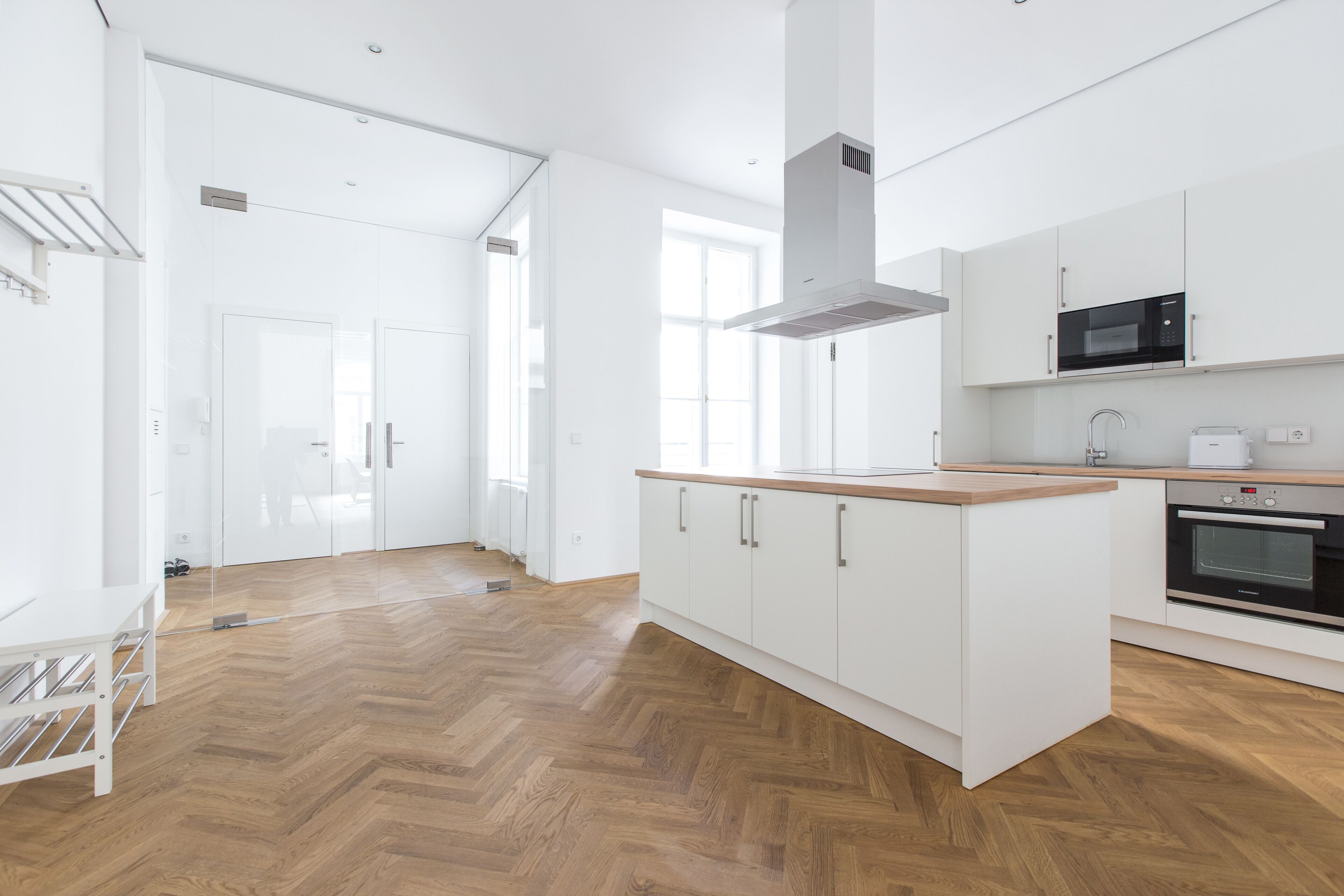 アパートメント 3 ベッドルーム (Penthouse 26, incl.cleaning fee 60EUR) | 専用キッチン | 大型冷蔵庫、コンロ、コーヒー / ティーメーカー、電気ポット