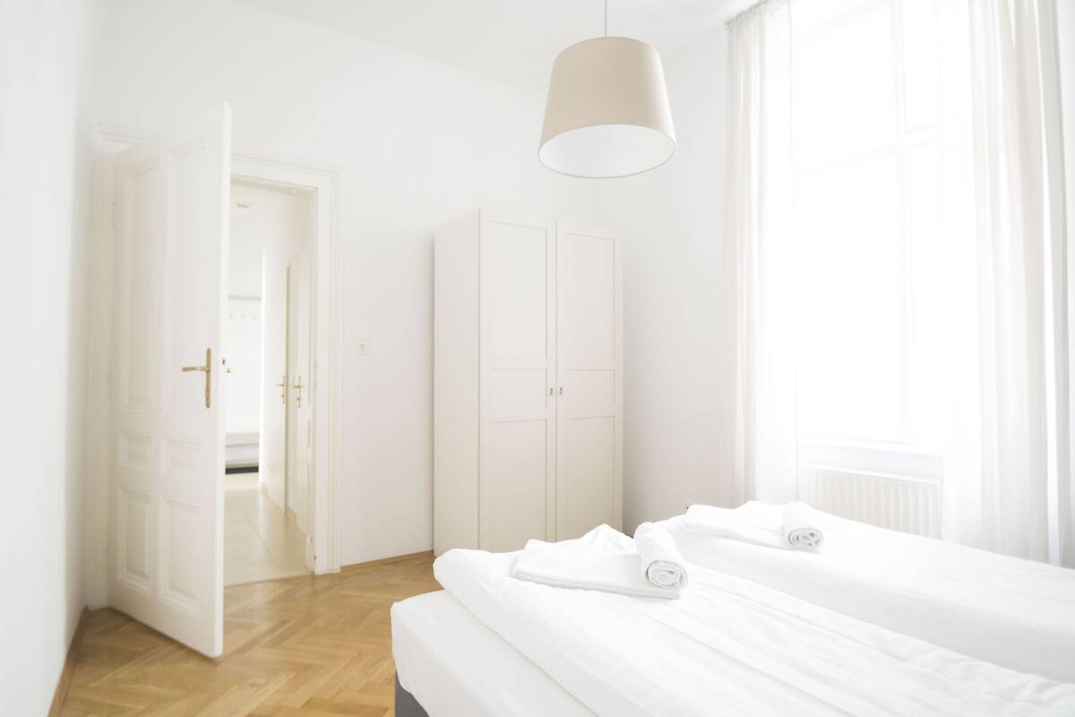 Huoneisto, 2 makuuhuonetta (No. 23, incl. cleaning fee 50 EUR) | Työpöytä, kannettavalle tietokoneelle sopiva työtila