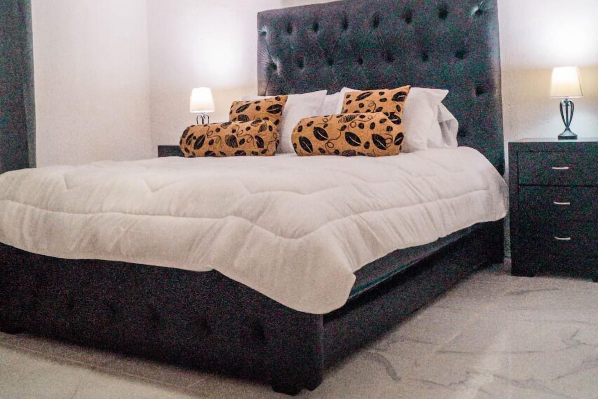 Deluxe tweepersoonskamer, 1 kingsize bed | Een minibar, beddengoed