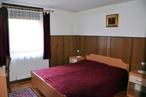 3 Schlafzimmer, Schreibtisch, Bügeleisen/Bügelbrett, kostenloses WLAN