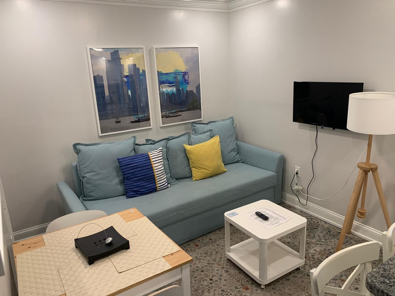 1631 2D · Inviting 1bed Apt.-20 min to NYC/Parking Avail.