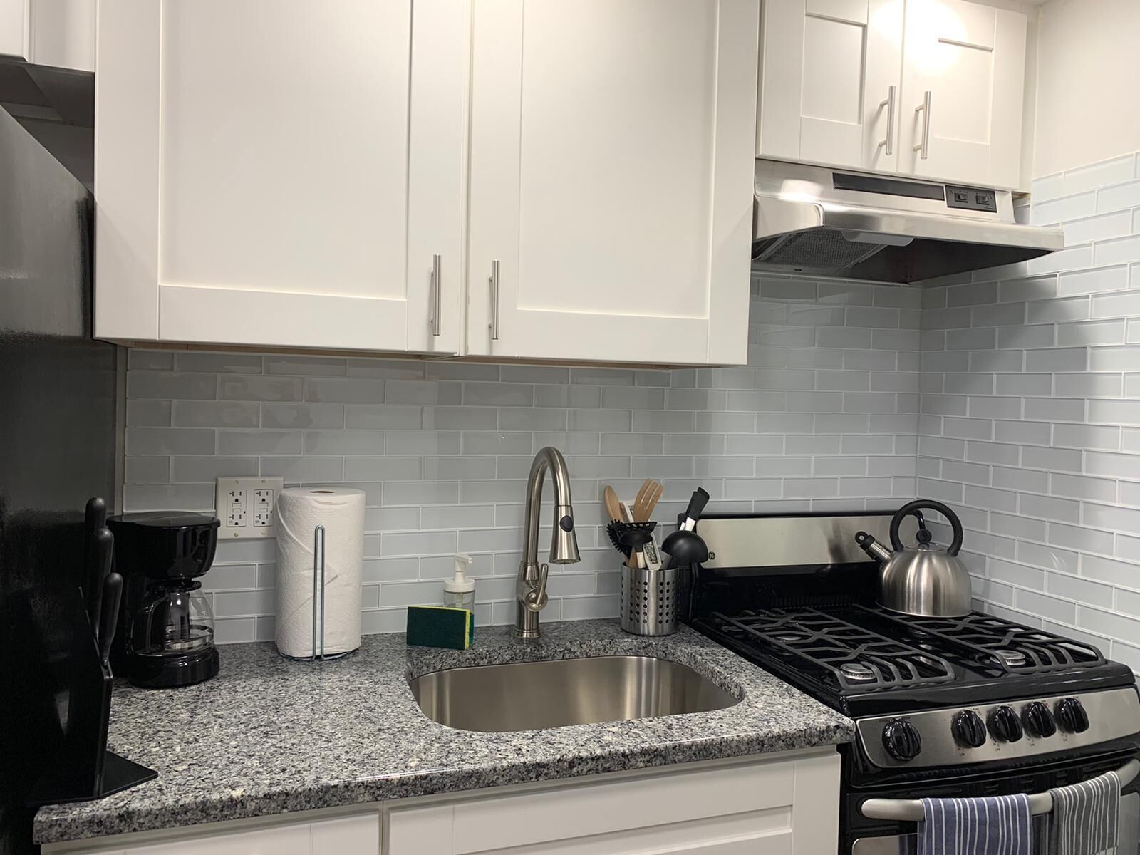 1631 2G · Remarkable 2bed Apt.-20 min to NYC/Parking Avail.