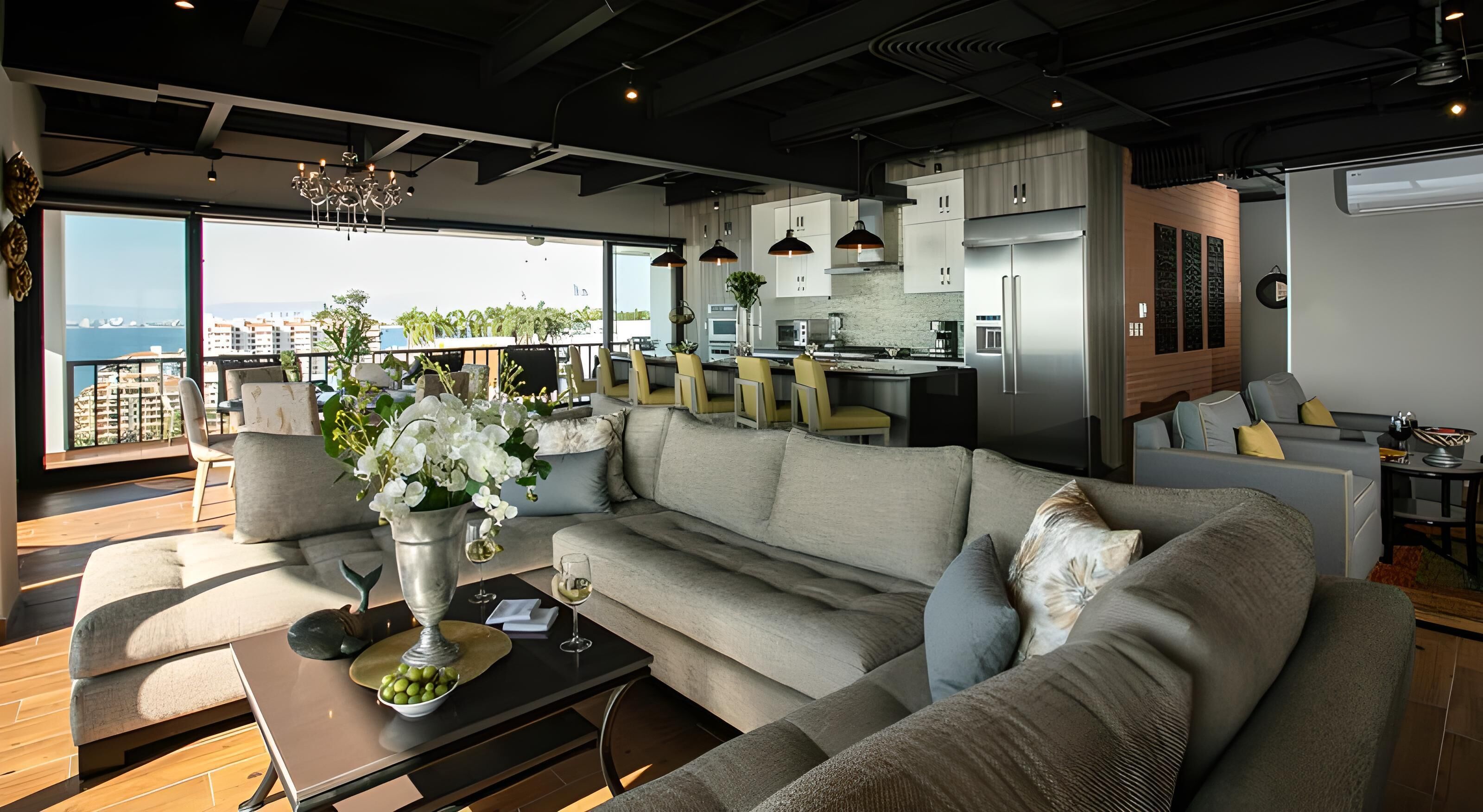 Elite penthouse, 3 slaapkamers, uitzicht op baai | Woonruimte | Een 50-inch smart-tv met satellietzenders en een televisie