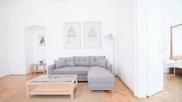 Superior Apartment (2, incl. cleaning fee 45 EUR) | Living room | 40-inch flat-screen TV with cable channels, Smart TV