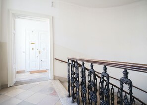 Staircase - HeyMi Apartments Stadtpark (Vienna)