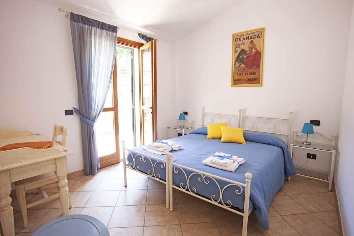 1 bedroom, free WiFi, bed sheets