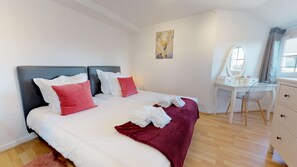 3 Schlafzimmer, Schreibtisch, Bügeleisen/Bügelbrett, kostenloses WLAN