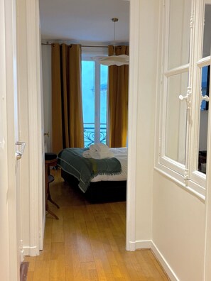 1 chambre, fer et planche à repasser, Wi-Fi, draps fournis