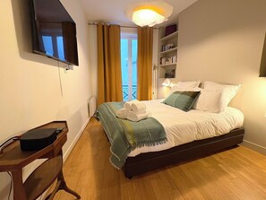 1 bedroom, iron/ironing board, WiFi, bed sheets - L'appartement Magdebourg (Paris)