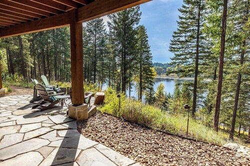 Incredible Luxury Apartment with Lake Access!