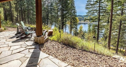 Incredible Luxury Apartment with Lake Access!