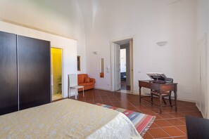 2 عدّة غرف نوم ومكتب وواي فاي