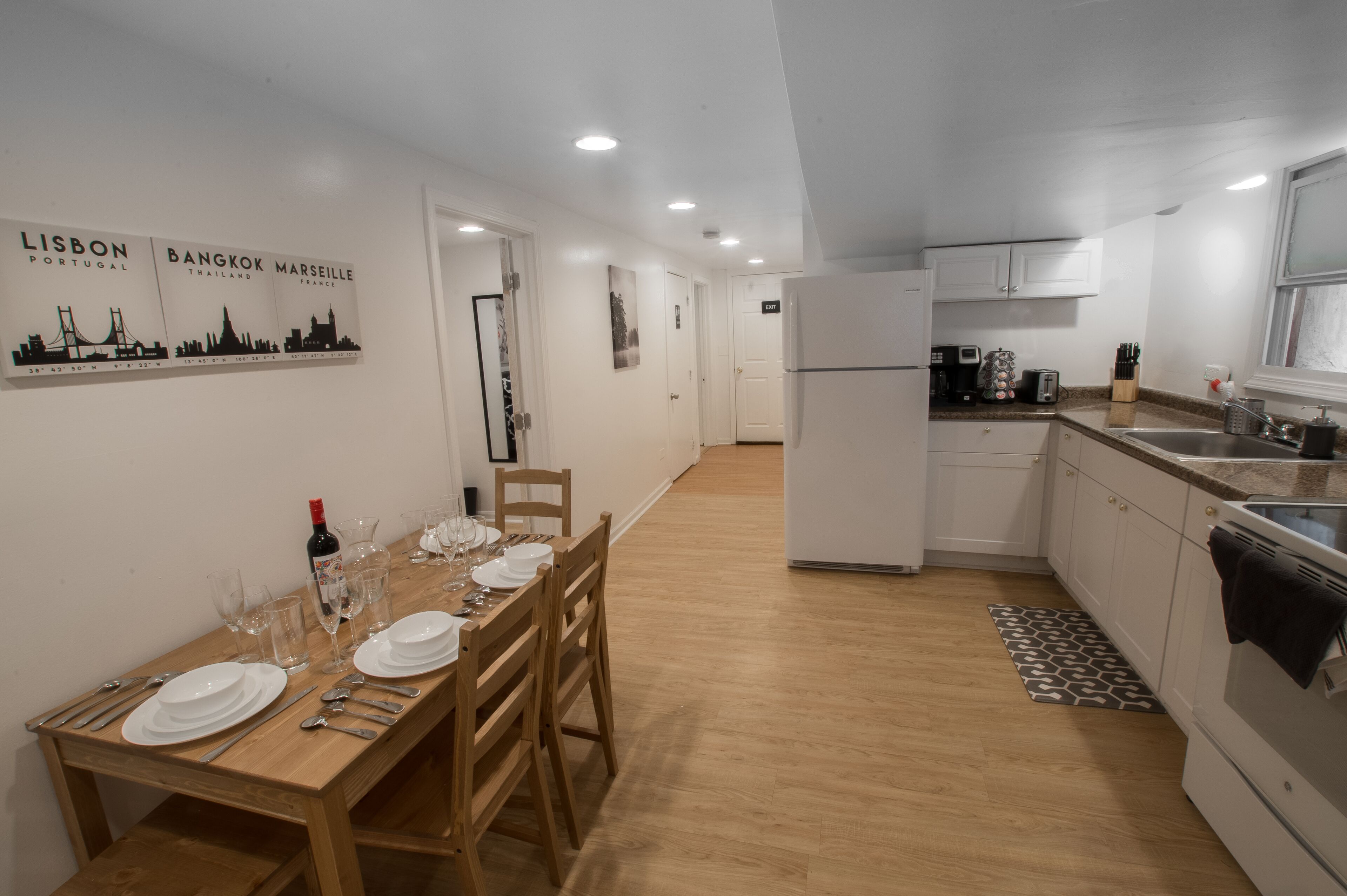 Evanston - Spacious 2 Bedroom & 1 Bath with In-unit Gym By Downtown Evanston