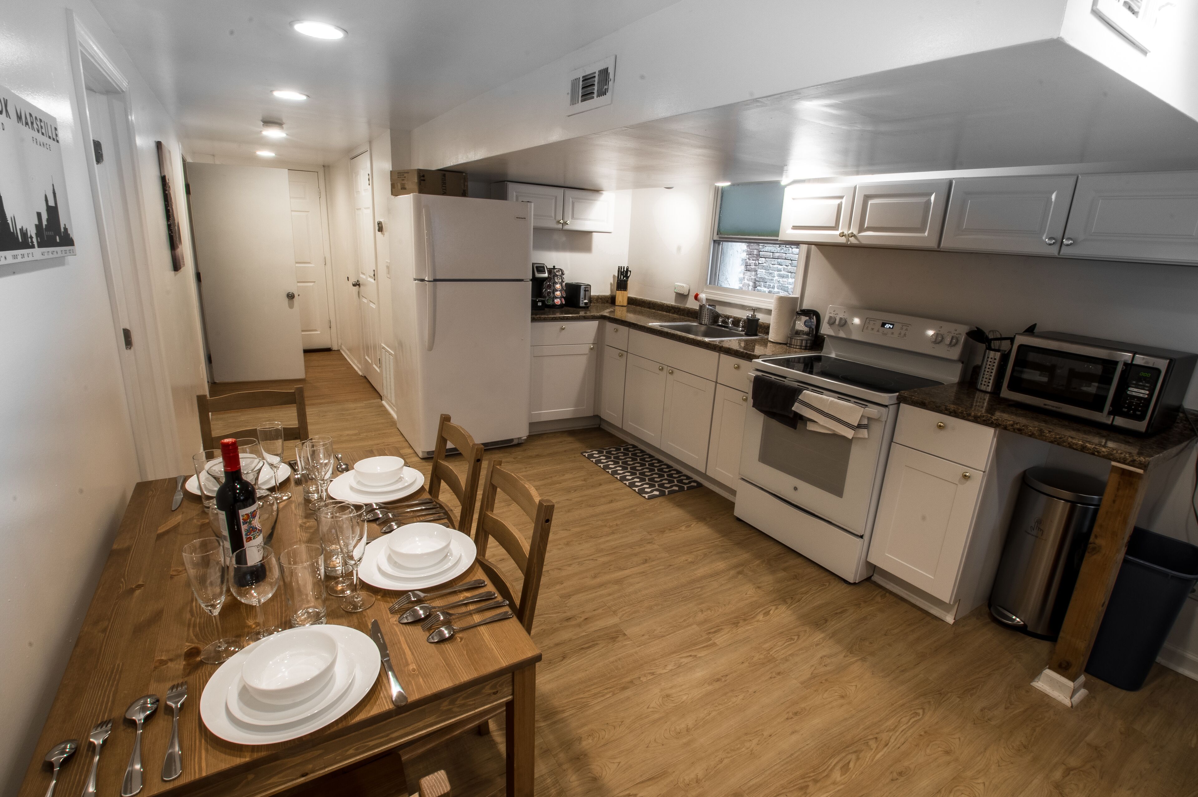 Evanston - Spacious 2 Bedroom & 1 Bath with In-unit Gym By Downtown Evanston