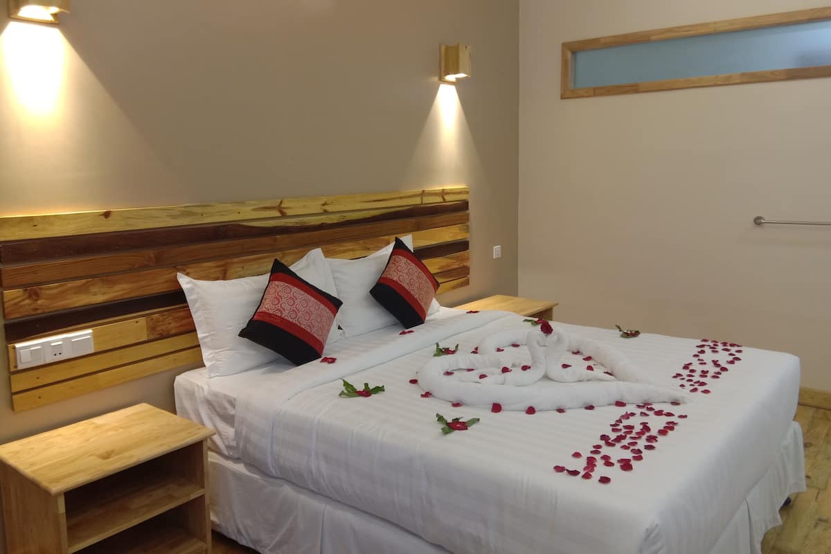 Deluxe kamer, 1 twee- of 2 eenpersoonsbedden | Select Comfort-bedden, een minibar, een kluis op de kamer