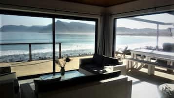 Televisión de pantalla plana de 32 pulgadas con canales por satélite