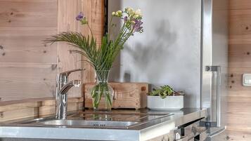 Kühlschrank, Ofen, Herdplatte, Geschirrspüler