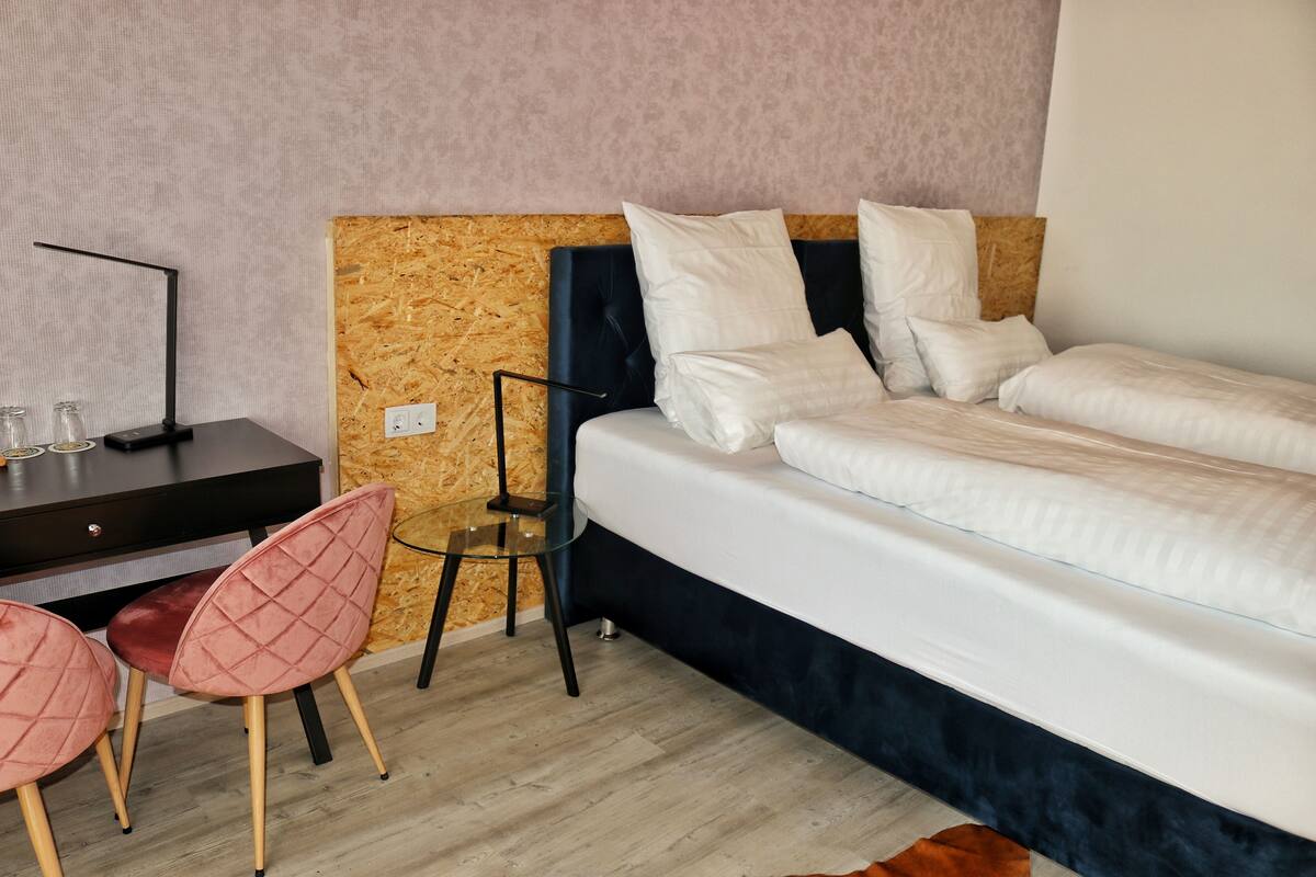 Basic-Doppelzimmer, Gartenblick | Hochwertige Bettwaren, Daunenbettdecken, Tempur-Pedic-Betten