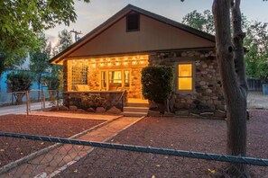 Exterior - Historic Stone Cottage near Sedona/Jerome (Cottonwood)
