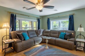 Smart TV - Historic Stone Cottage near Sedona/Jerome (Cottonwood)