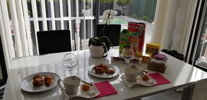 Dining - Chambre Cosy (Agde)