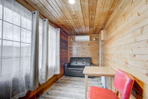 Signature Suite | Premium bedding, pillowtop beds, individually decorated, soundproofing