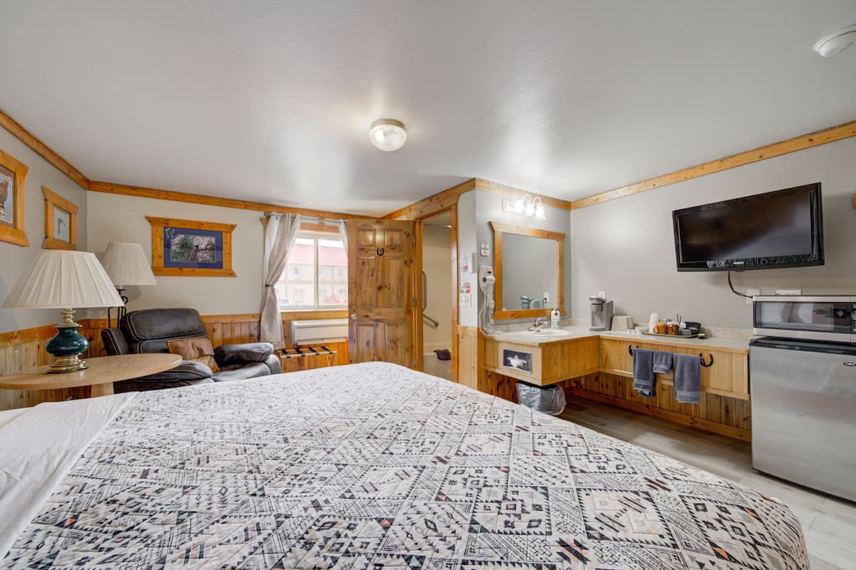 deluxe king room | premium bedding, pillow-top beds, individually decorated, soundproofing