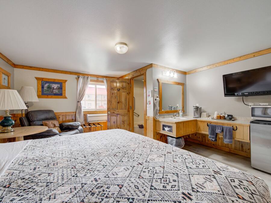 Deluxe kamer, 1 kingsize bed | Luxe beddengoed, pillowtop-bedden, individueel gedecoreerd