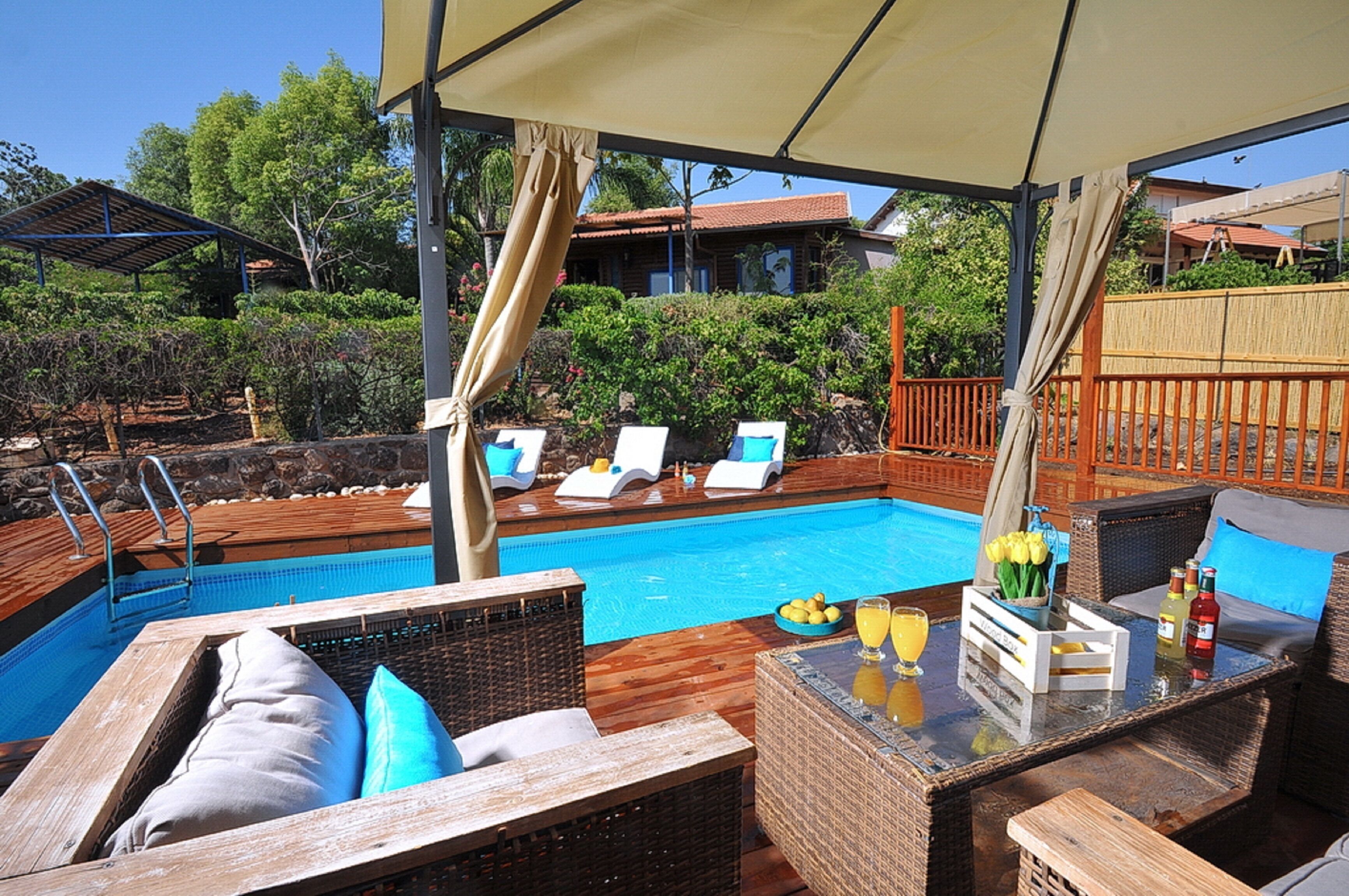 Indoor pool, outdoor pool