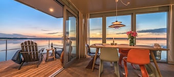TraumHaff Dreamy houseboat La Pèniche II, Baltic design with sauna