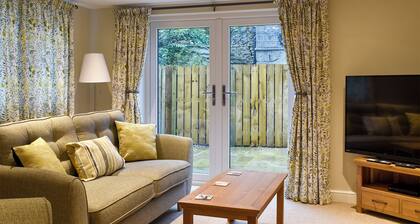 May Cottage - UK12970