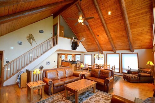 Morning Glory - 3 bedroom home - quiet wooded location