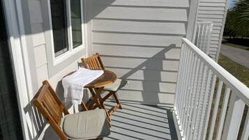 Condo, 2 Bedrooms, Balcony, Partial Ocean View (4307) | Balcony