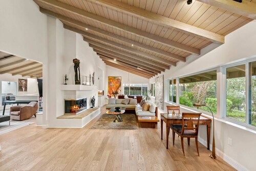 Art and Sound: Secluded Carmel Five bedroom home!