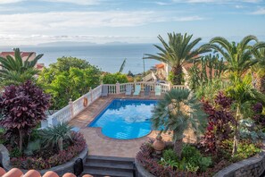 Outdoor pool - Bedroom - Pool View (Santa Cruz)