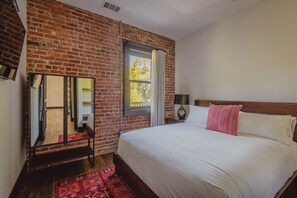 3 makuuhuonetta, silitysrauta/-lauta, Wi-Fi, vuodevaatteet