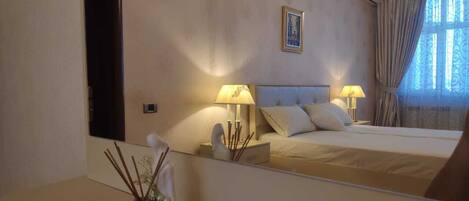 2 bedrooms, in-room safe, iron/ironing board, WiFi