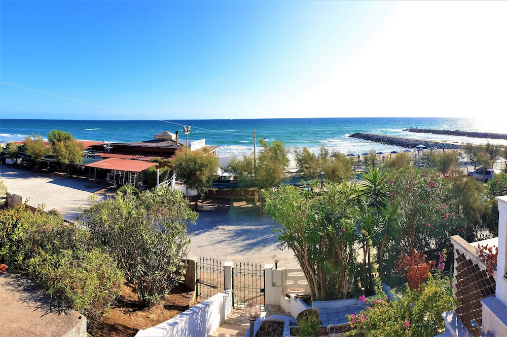 THE VILLA ON THE SEA OF SPERLONGA