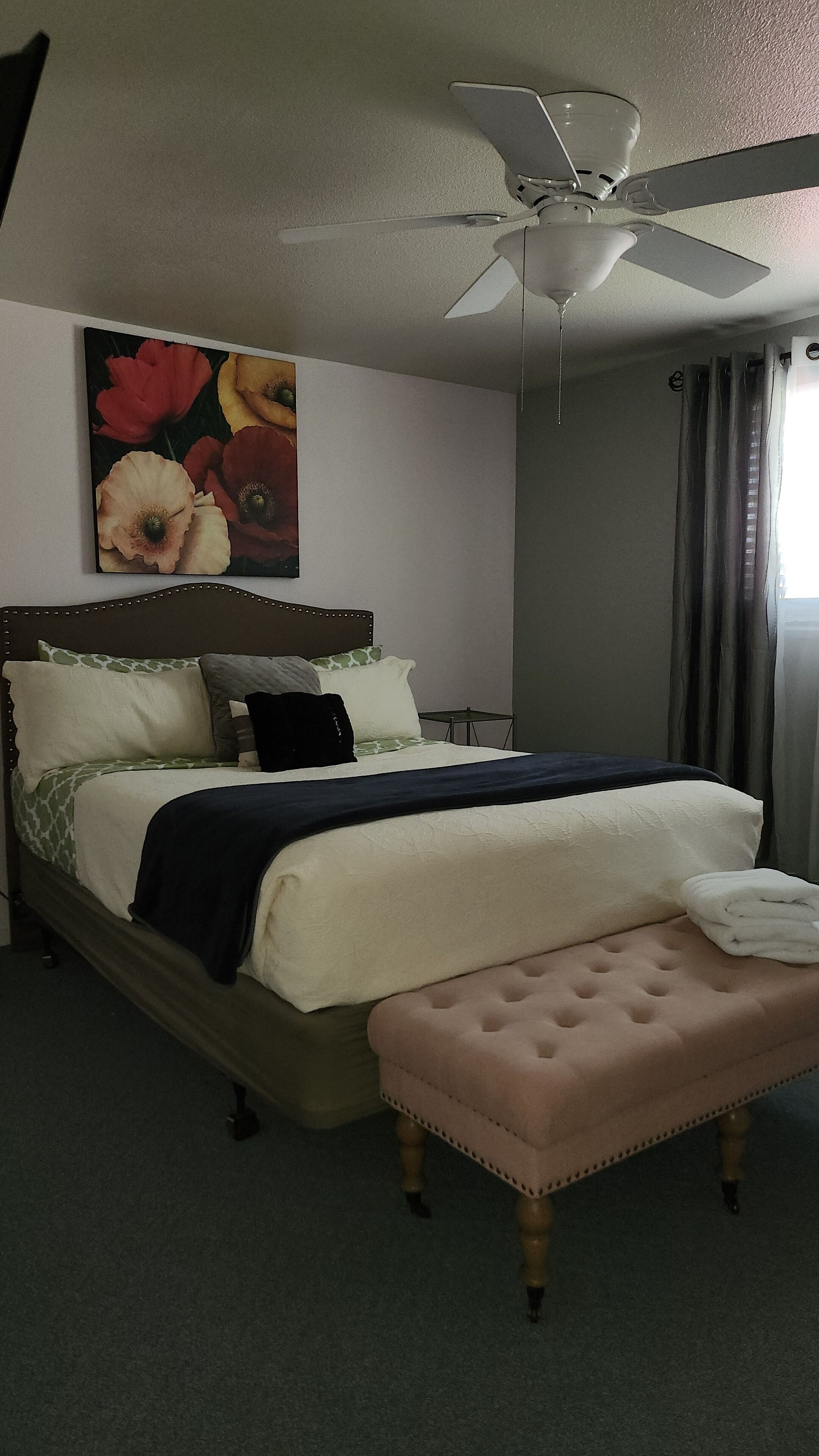 Antelope Point, Horseshoe Bend, Grand Circle.  Great FAMILY Home!