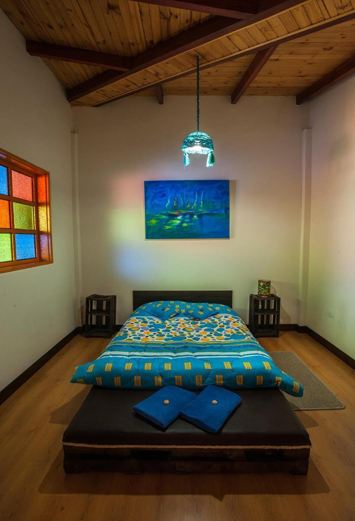 Iron/ironing board, free WiFi, bed sheets