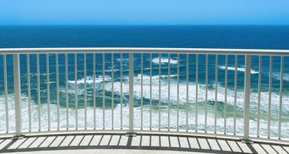 Island Royale Condos by ALBVR