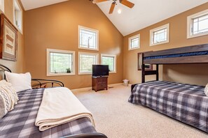 5 bedrooms, free WiFi, bed sheets