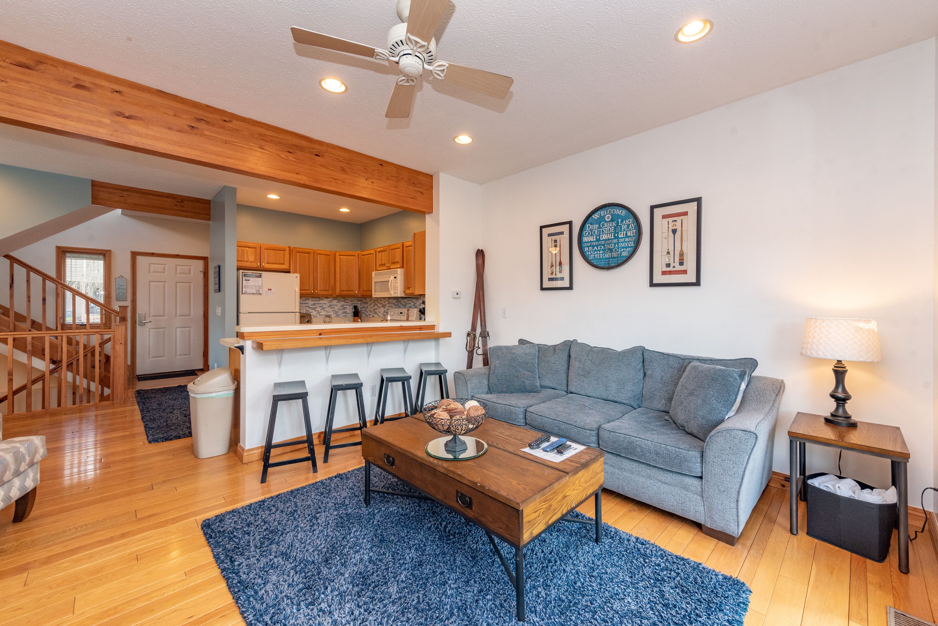 Slopeside Lake House: Lake Area, Ski Area, Hot Tub, A/C, Fireplace, Foosball!