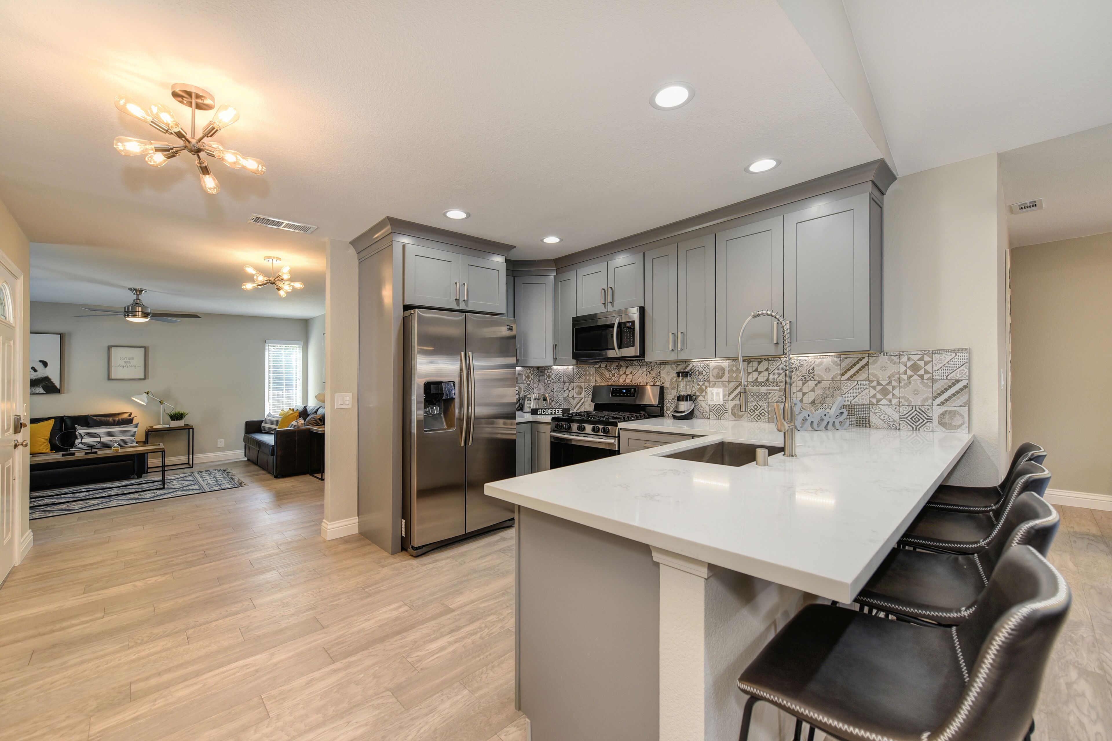 OLIVE House Next To Roseville DOWNTOWN Tunder VALLEY CASINO Airport Yard Grill