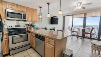Condo, 1 Bedroom, Balcony, Beachfront (875) | Private kitchen | Full-sized fridge, microwave, oven, stovetop