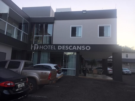 Front of property. Hotel Descanso